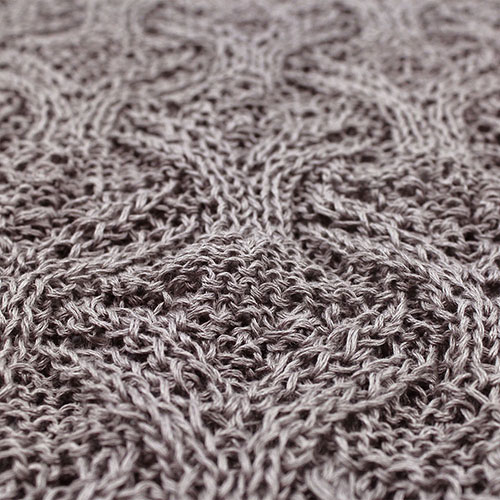 レース模様のセーター